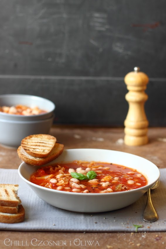 zupa z kapusta i fasola pomidorowa jesien