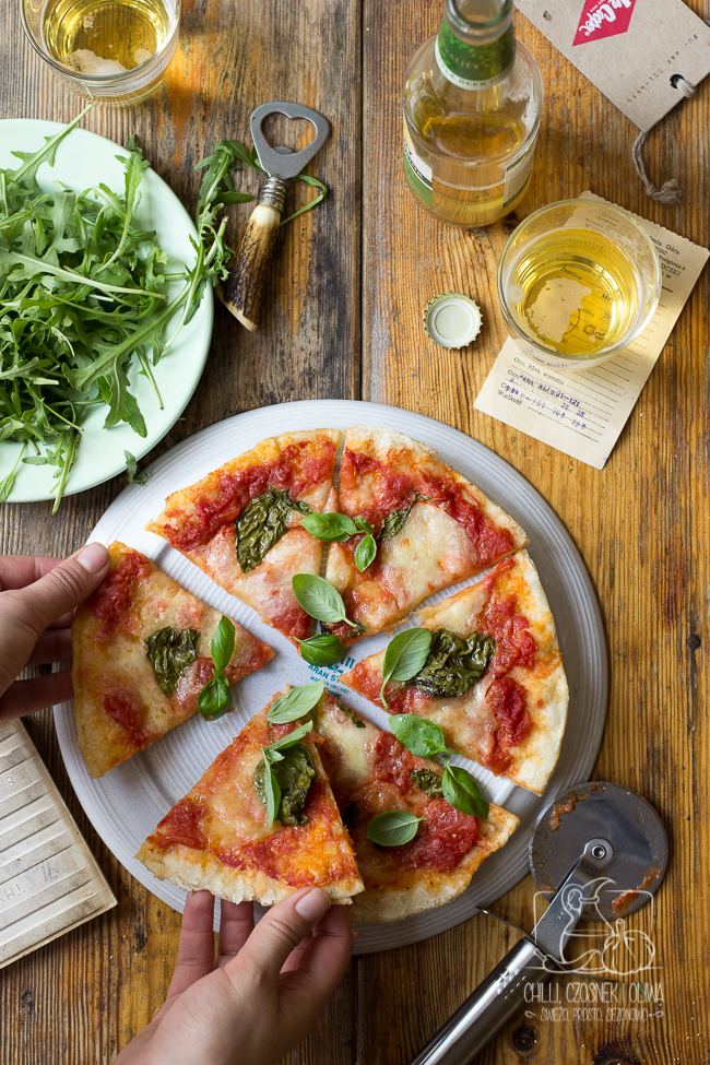 tradycyjna pizza Margherita - przepis krok po kroku 